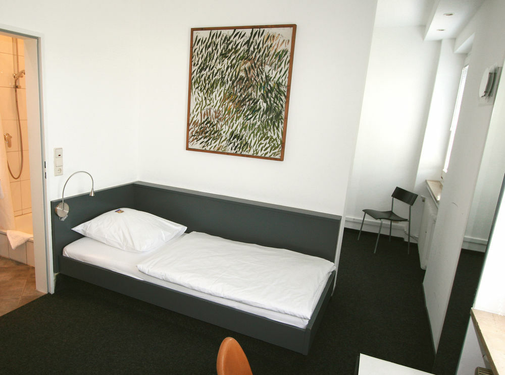 Chelsea Hotel Cologne Exterior photo